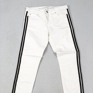 ARTICLES OF SOCIETY Active White Ankle Skinny Jean